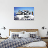 Twee E-2C Hawkeyes voeren een vlucht uit Canvas Afdruk (Insitu (Slaapkamer))