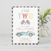 TWEE Fast Birthday-uitnodiging | Uitnodiging tot r (Staand voorkant)