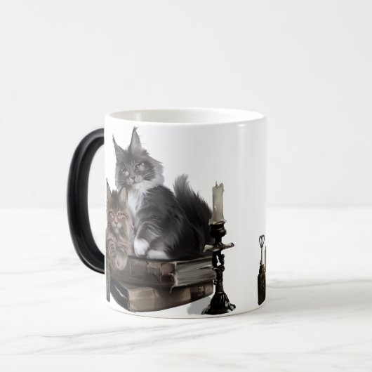 Twee furry Maine Coon kittens Magische Mok (Voorkant links)