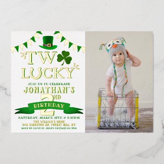 Twee gelukkige St. Patrick's Day 2nd Birthday Real Folie Uitnodiging (Voorkant)