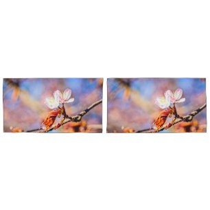 Twee geweldige Sakura Flowers. Roze, blauwe achter Kussensloop