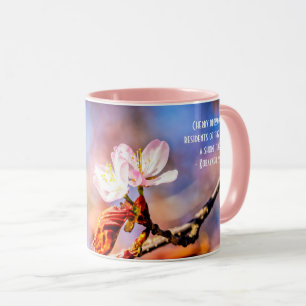 Twee geweldige Sakura Flowers. Roze, blauwe achter Mok