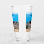 Twee glazen rode wijn met uitzicht van Dubrovnik (Links)