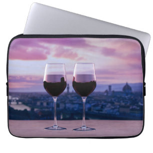 Twee glazen rode wijn op Florence skyline Laptop Sleeve
