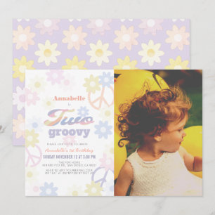Twee Groovy Pastel Colour Daisy 2e verjaardag Foto Kaart