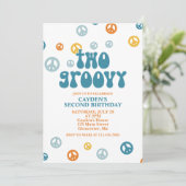 Twee Groovy Retro Boy 2e verjaardag Uitnodiging (Staand voorkant)