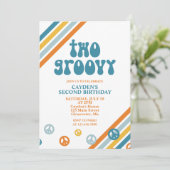Twee Groovy Retro Jongen 2e Verjaardagsuitnodiging Kaart (Staand voorkant)