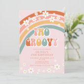 Twee Groovy Retro Rainbow daisy Birthday Uitnodigi Kaart (Staand voorkant)