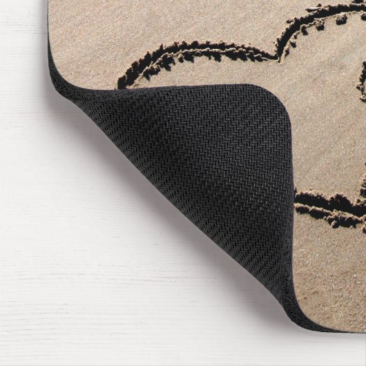 Twee harten in het zand mousepad muismat (Hoek)