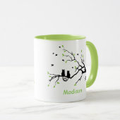 Twee katten in een boom-zwarte groene liefde op ma mok (Voorkant rechts)