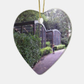 twee kinderen in het park keramisch ornament (Links)