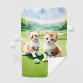Twee Kittens die golfhanddoek spelen (Insitu)