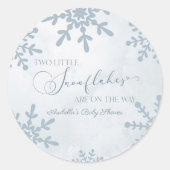 Twee kleine sneeuwvlokken Winter Twins Baby shower Ronde Sticker (Voorkant)