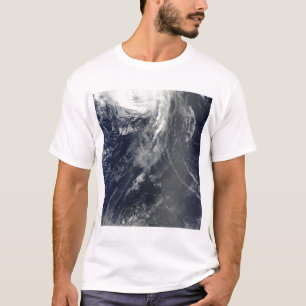 Twee krachtige stormen in de Atlantische Oceaan T-shirt