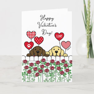 Twee Labradors die Valentijnskaart met Cartoonroze Feestdagen Kaart