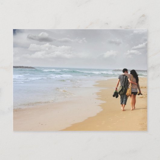 twee liefhebbers op het strand briefkaart (Voorkant)