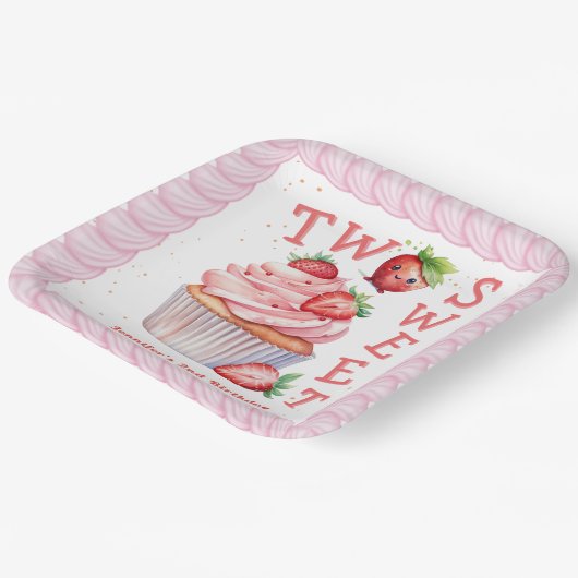 Twee lieve! Roze Meisje Aardbei 2e Verjaardag Papieren Bordje (Gebogen)
