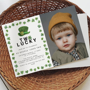 Twee Lucky Shamrock Foto Verjaardagsfeestje Kaart