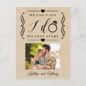 Twee Meter Trouwdatum Uitgesteld Verandering van D Aankondigingskaart (Voorkant)