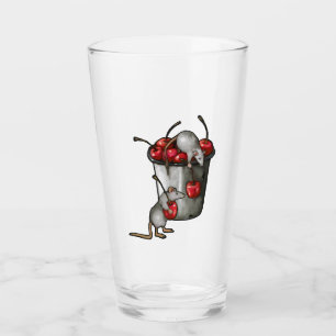 Twee muizen stelen kersen, emmer met kersen kunst glas