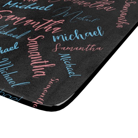 Twee namen stellen zich op monogram blauw lichtroz snijplank (Hoek)