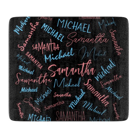 Twee namen stellen zich op monogram blauw lichtroz snijplank (Voorkant)