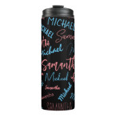 Twee namen stellen zich op monogram blauw lichtroz thermosbeker (Voorkant)