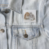 Twee Nederlandse Dwarf- en Holland Lop-bunnies Vierkante Button 5,1 Cm (In situ)