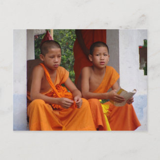 Twee Novice Monks studeren Briefkaart