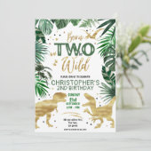TWEE om WILD Dinosaur Theme Birthday Party te word Kaart (Staand voorkant)