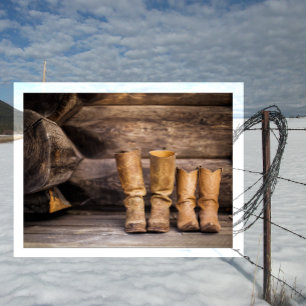 Twee Paar Worn Cowboy Boots in Cabin Briefkaart