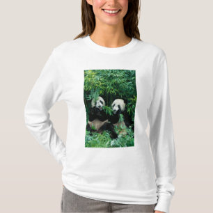 Twee panda's eten samen bamboe, Wolong T-shirt