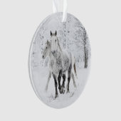 Twee Percheron Mares rennen in Snow Ornament (voorkant)