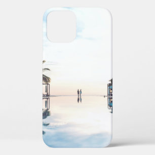 Twee persoon naast het zwembad iPhone 12 hoesje