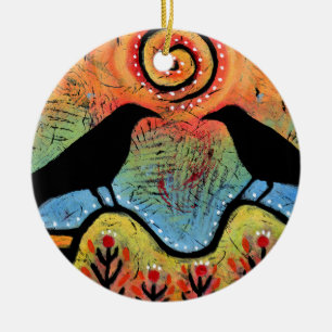 Twee raven zitten en reflecteren koppels keramisch ornament