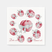 twee rode liefdesharten en witte boeg romantische servetten (Voorkant)