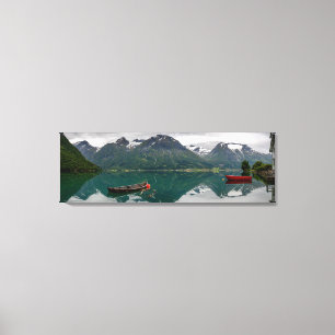 Twee rowboten met reflectie in een meer doek canvas afdruk