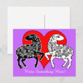 Twee schaap zwart-wit groot rood hart gepersonalis briefkaart (Voorkant / Achterkant)