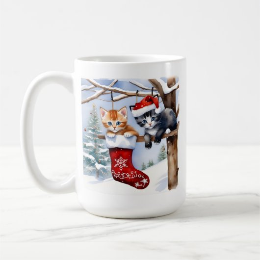 Twee Schattigee Kittens Kerstkous en Santa Hat Koffiemok (Links)