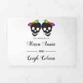 Twee schedelbries kleurrijke confetti lesbische br drieluik uitnodiging (Cover)