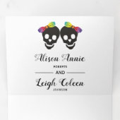 Twee schedelbries kleurrijke confetti lesbische br drieluik uitnodiging (Binnenzijde eerst)