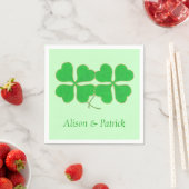 Twee Shamrocks Gold Dot Trim namen servetten (Insitu)