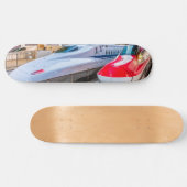 Twee Shinkansen op het Tokyo-station Skateboard (Horizontaal)