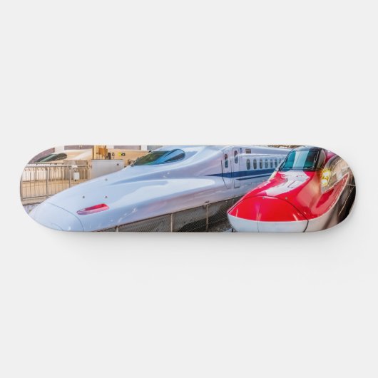 Twee Shinkansen op het Tokyo-station Skateboard (Horizontaal)