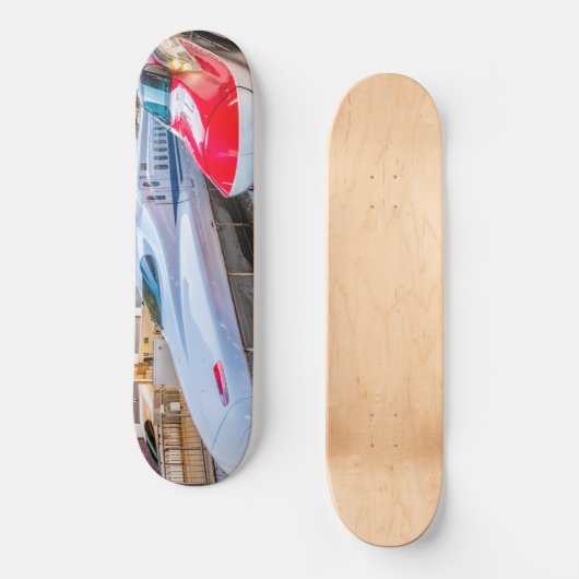 Twee Shinkansen op het Tokyo-station Skateboard (Voorkant)