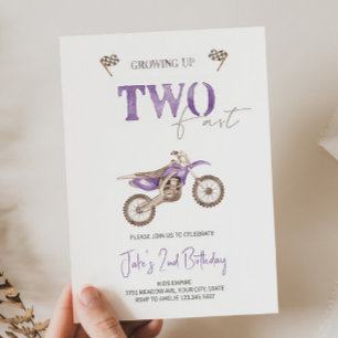 TWEE snelle Paarse Dirt Bike Verjaardagsuitnodigin Kaart