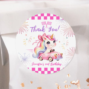 Twee snelle Race Roze Auto Meisje 2e Verjaardagsfe Ronde Sticker
