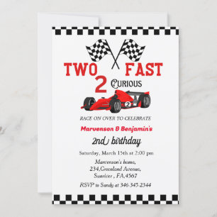 Twee snelle raceauto's tweederangs feest kaart