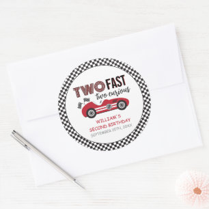 Twee snelle rode race auto tweede verjaardag ronde sticker