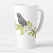 Twee spreeuwen op een bloeiende tak in de lente latte mok (Rechterhoek)